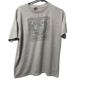 Heart‎ Shirt Unisex Large Gray House Flowers Fruit Of The Loom Lightweight Tee